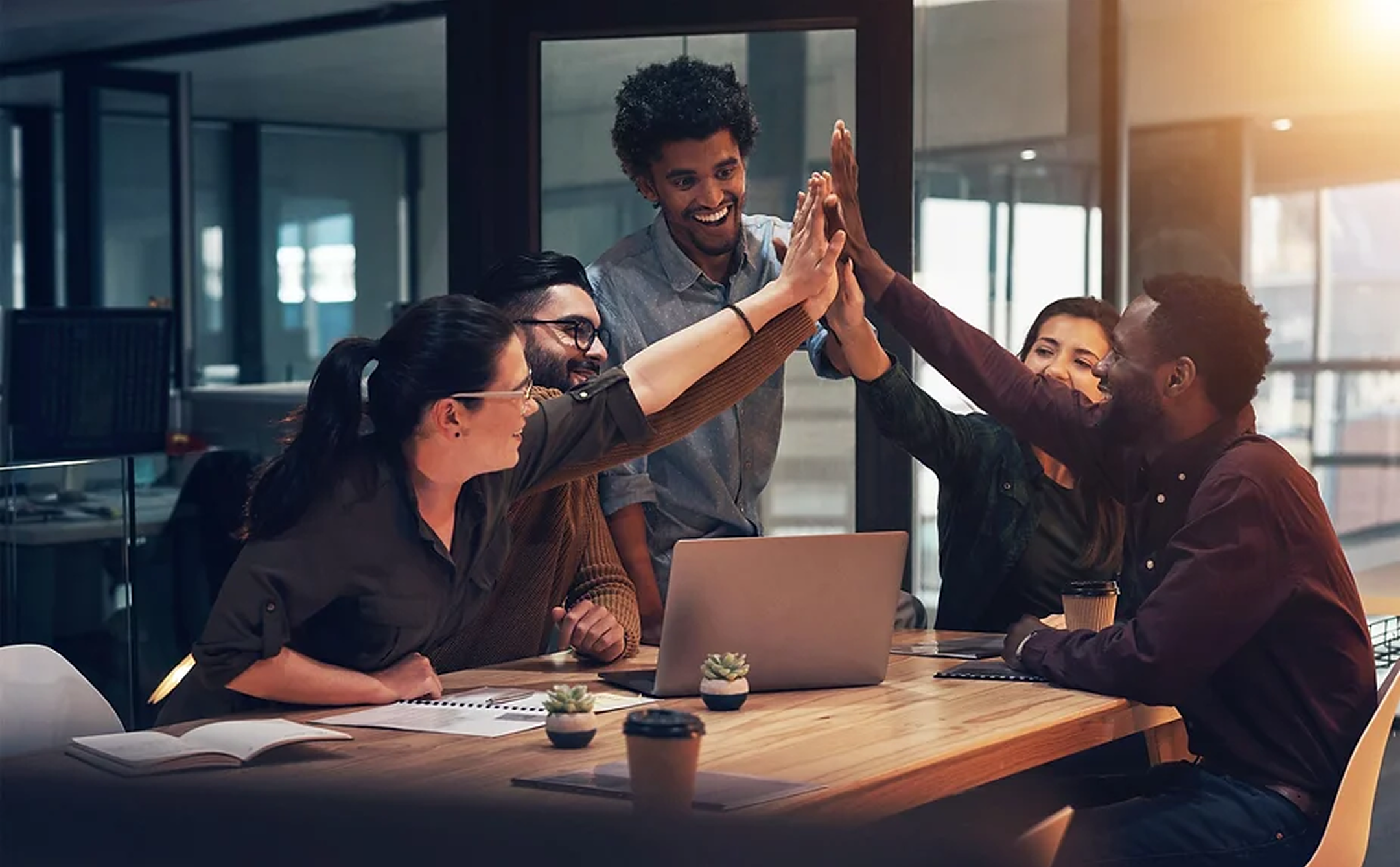 華碩商用電腦市佔開局奪冠！全新「AI雙機」強化企業數位戰力